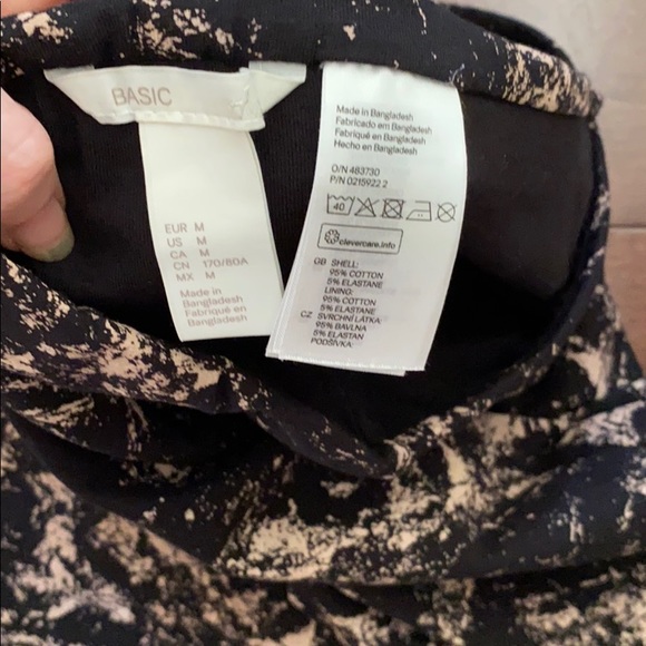 H&M Body Con Black and pink graphic skirt - Picture 3 of 4